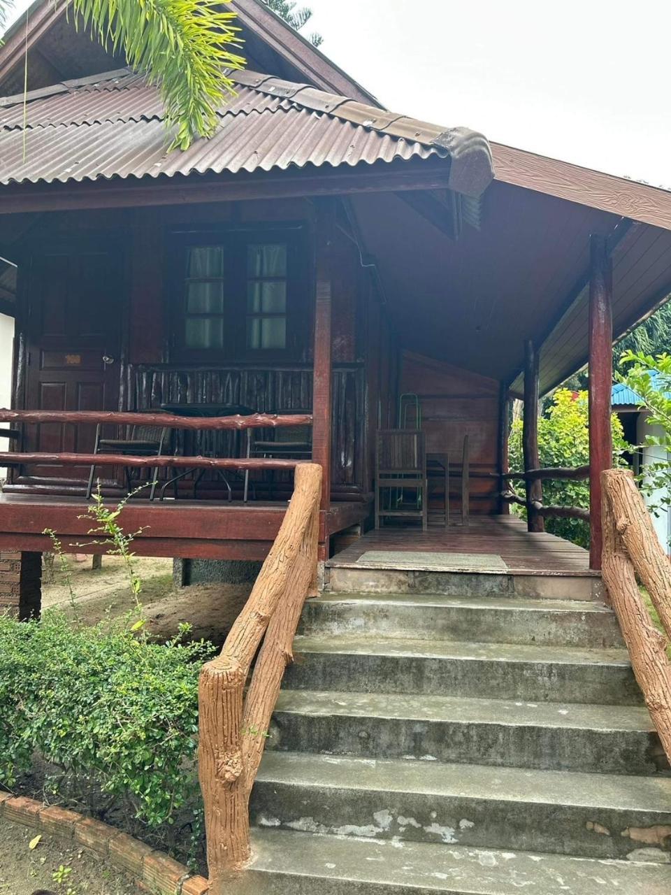 Buddha Raksa Thong Nai Pan Yai Exterior foto